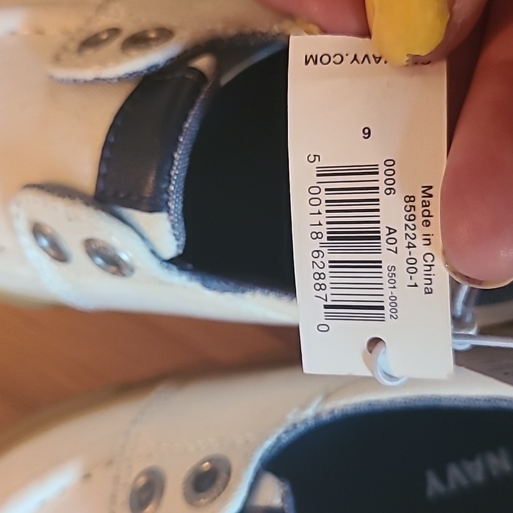 Old Navy white Canvas boat shoe sneakers toddler boy Size 6 Brand new - Picture 9 of 9